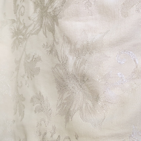 Tablecloth White Jacquard Pattern 102x60 Rectangular - Picture 2 of 2